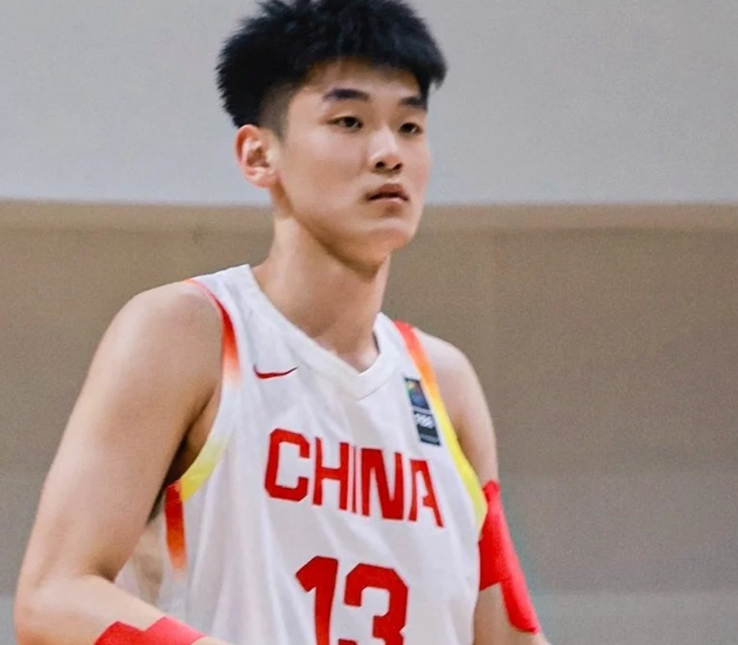 张文逸出现, 继续强化一, 杨溢也在打