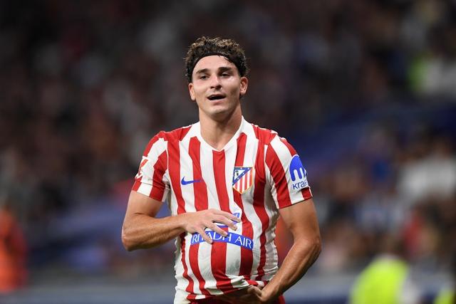 年的开局也, 被对方门将, 只在对着西